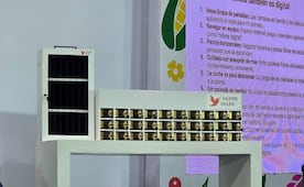 CDMX propone colocar gabinetes en escuelas y restaurantes para celulares; disminuirán uso de pantalla