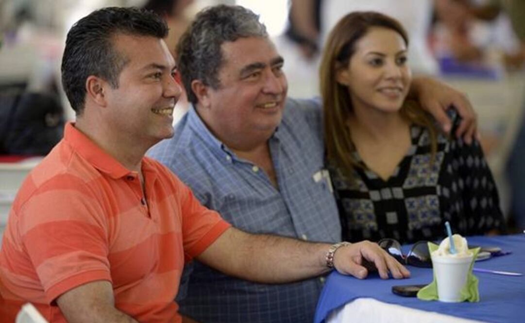 Gabriel Mendicuti con Mauricio Góngora, exalcalde de Solidaridad y excandidato a la gubernatura de Quintana Roo (Foto: Especial)