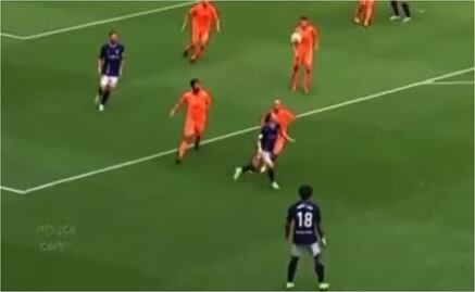 VIDEO: Marcelo Flores emula a Ronaldinho con jugada de fantasía en España