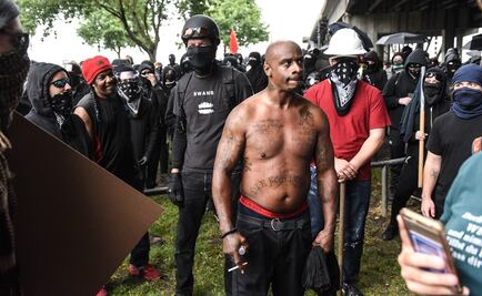 Detienen a 13 durante marcha de supremacistas en Portland