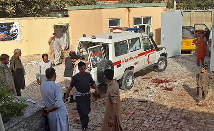 Explosión en mezquita de Afganistán deja al menos 100 muertos