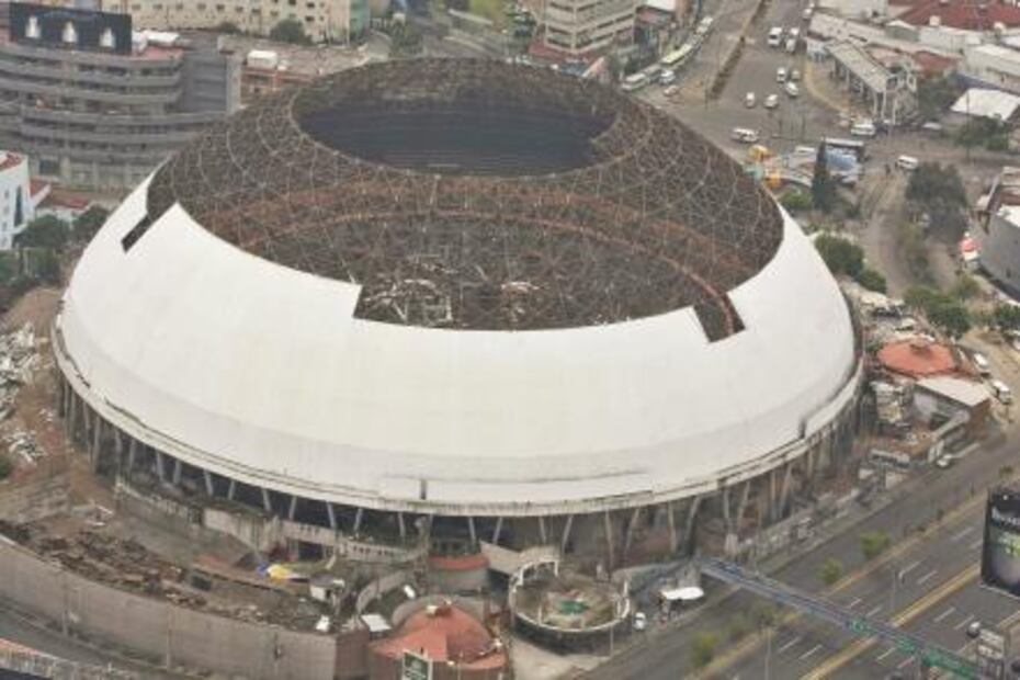 La estación que es conocida por el domo de una plaza de toros