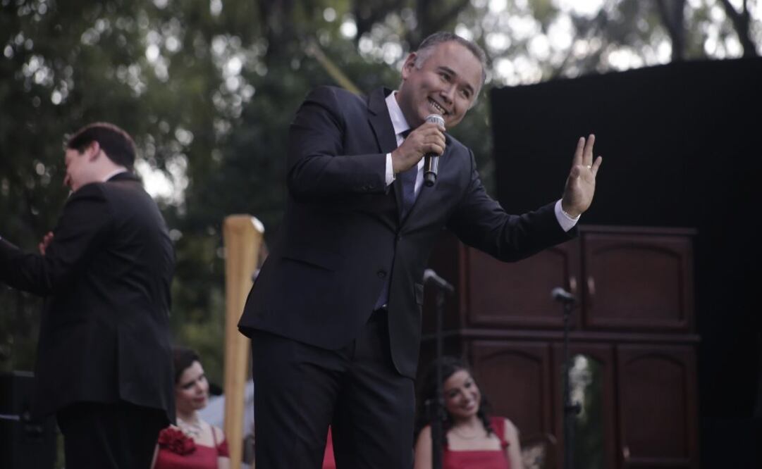 Javier Camarena cantó en las Áreas verdes del Cenart ante cientos de personas FOTO: ALEJANDRA LEYVA / EL UNIVERSAL 