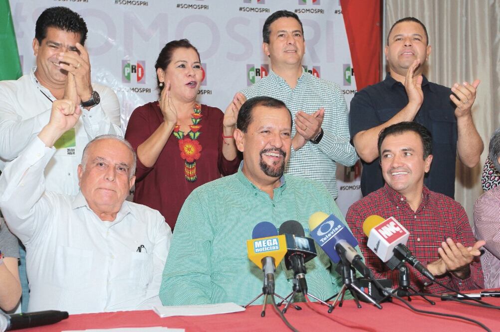 Tras el cierre de casillas, el candidato del PRI se mostró optimista. En conferencia, aseguró que la estructura de su partido “había funcionado”. (ISAÍAS HERNÁNDEZ. NOTIMEX)