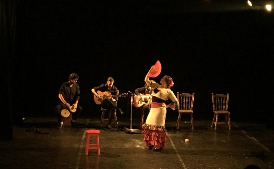 Puesta en escena “Flamenco en Rojo” presentada por miembros de la compañía Caña y Candela Pura (Foto: Denisse Mendez)