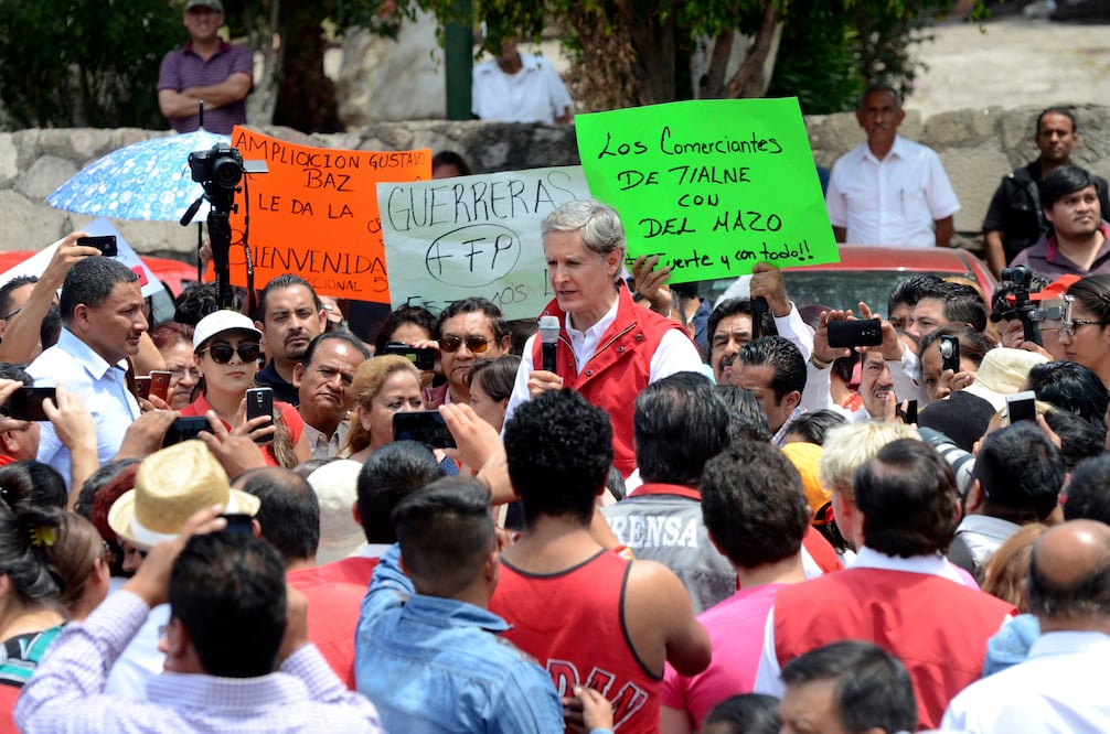 Alfredo del Mazo en recorrido por el municipio de Tlalnepantla. (FOTO: JORGE ALVARADO. EL UNIVERSAL)