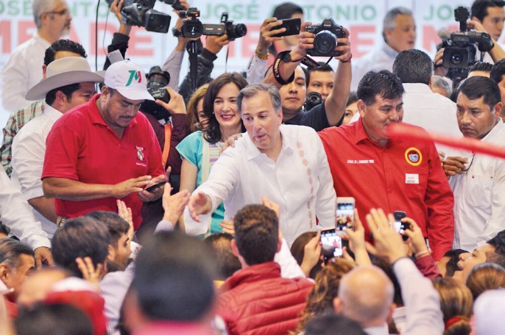 En el inicio de su camino en busca de la Presidencia, José Antonio Meade se reunió con simpatizantes en Tuxtla Gutiérrez, Chiapas. Foto: JACOB GARCÍA. CUARTOSCURO