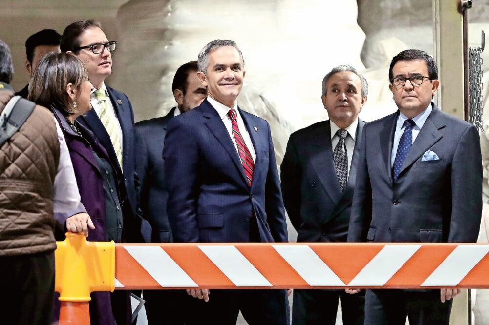 El jefe de Gobierno, y el secretario de Economía inauguraron el Centro de Diseño, Innovación y Manufactura de Rotomoldeo (ARIEL OJEDA. EL UNIVERSAL)