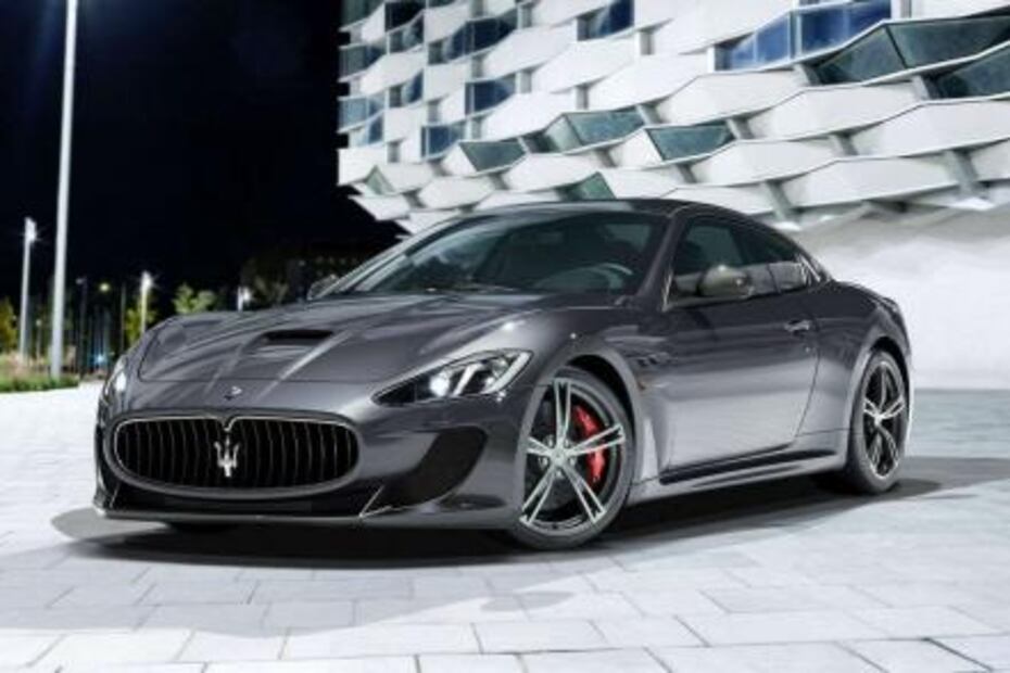 ¿Sabes que coches manejan los futbolistas de este mundial?