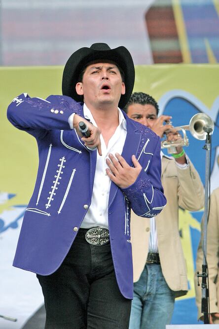 El artista interpreta a su padre en la serie Por siempre Joan Sebastian (CORTESÍA)