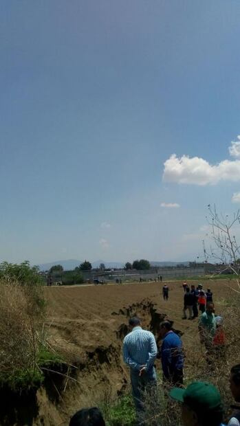 Reparan socavón en el límite de Milpa Alta y Tláhuac