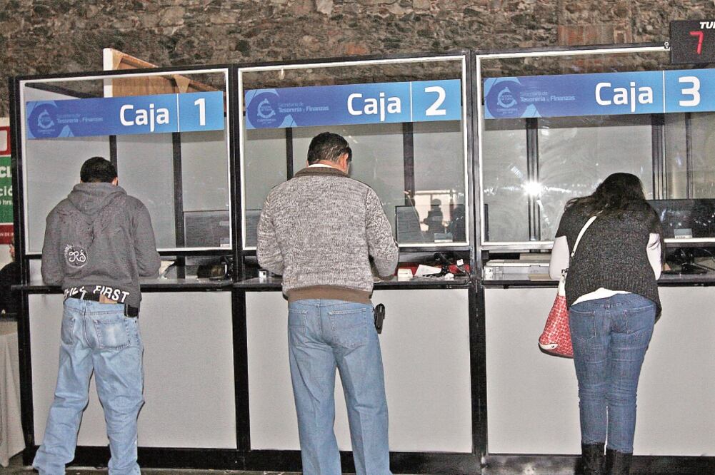 El presupuesto que entregaron las autoridades hacendarias al Congreso anticipa una baja de 92.7 mil mdp en gasto público (ARCHIVO. EL UNIVERSAL)