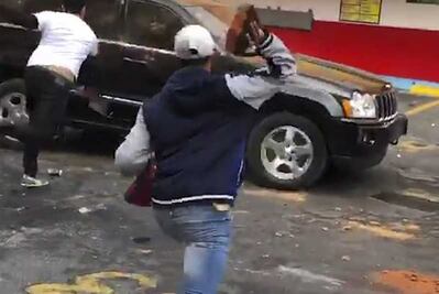 Captan en video agresión a trabajadores de la taquería "El Borrego Viudo"