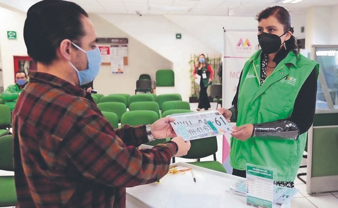 La última Norma Oficial Mexicana en materia de placas entró en vigor en 2016. Foto: Archivo El Universal