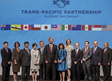 U.S., Mexico, 10 other countries sign free-trade deal