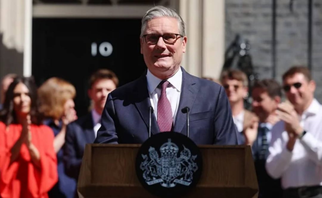 El exprimer ministro británico, Keir Starmer, el pasado 20 de julio durante su discurso de despedida frente al número 10 de Downing Street, en Londres, Gran Bretaña. Foto: EFE