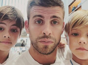 ¿Piqué, más atento al téléfono que a sus hijos?, captan tenso momento afuera de la casa de Shakira