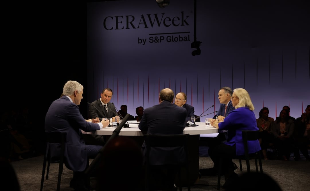 Mike Sommers, director ejecutivo del Instituto Americano del Petróleo, participa en un panel de CERAWeek sobre la estrategia energética de Estados Unidos. Foto: @CERAWeek.