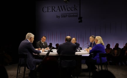 Crisis en el estrecho de Ormuz impulsa precios del crudo; Instituto Americano del Petróleo pide acción urgente