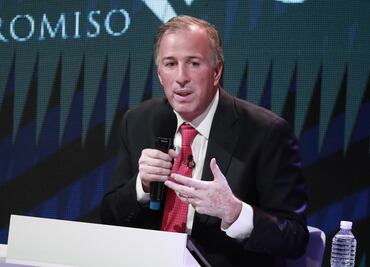 AMLO premia a Nestora Salgado, Gómez Urrutia y la CNTE: Meade