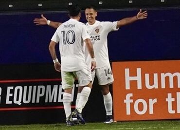 Chicharito Hernández regresa con el Galaxy y anota gol