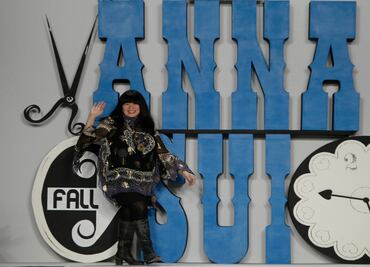 Conoce la nueva colección cápsula de Anna Sui que te volverá adicto a la moda