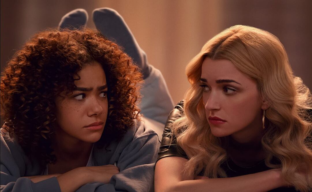 "Ginny y Georgia" sigue a Ginny Miller, una "niña de 15 años" que es más madura que "su madre de 30 años, Georgia.