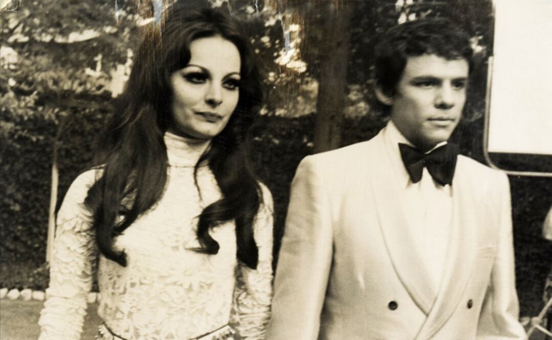 Sasha Montenegro y José José vivieron un apasionado romance en cine, era 1972. Fototeca EL UNIVERSAL.