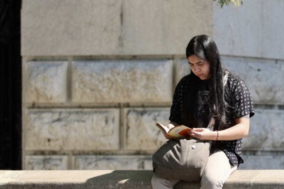 Leer en pareja te hace más creativo que si lo haces solo