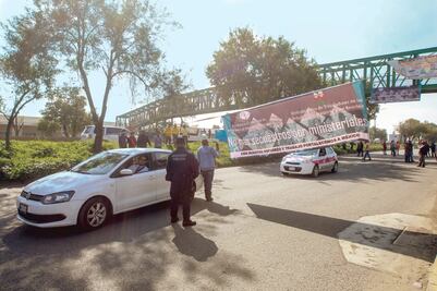 Recicladores de chatarra bloquean cuatro carreteras