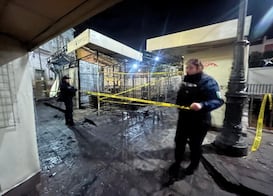 Incendio consume 7 locales y daña otros 6 en Mercado Gavira, en el Centro Histórico de Guanajuato; no se reportan lesionados