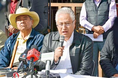 Ex rector de la UAEM va contra la popularidad del "Cuau"