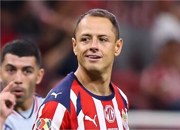 Chicharito Hernández ignora la crisis de Chivas; asegura que dará un “curso de funadas”