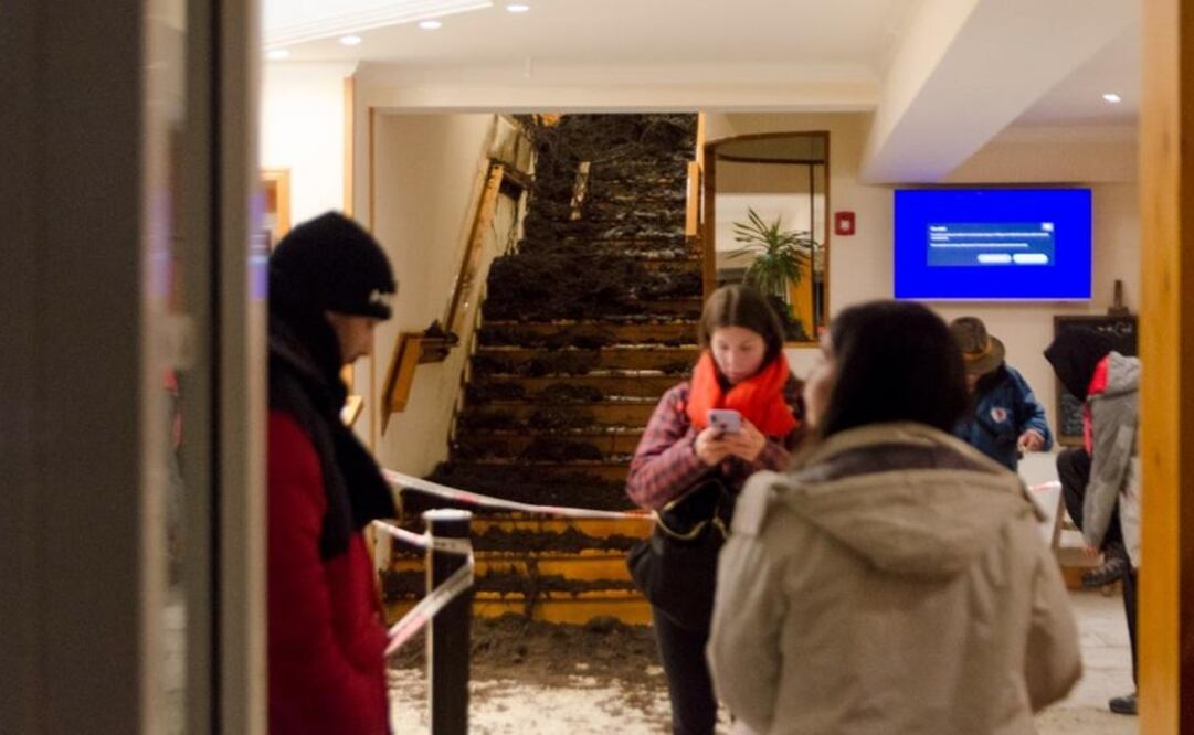 Así quedó el hotel donde ocurrió un alud en Bariloche. Foto: Marcelo Martínez - La Nación / GDA