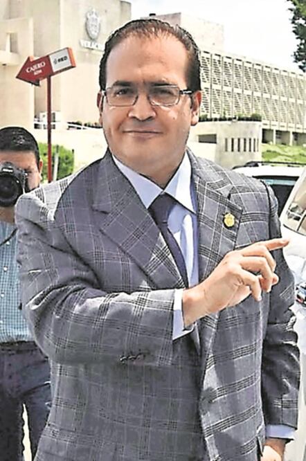 De acuerdo con Miguel Ángel Yunes, Javier Duarte de Ochoa escapó del estado en una aeronave con destino a Puebla