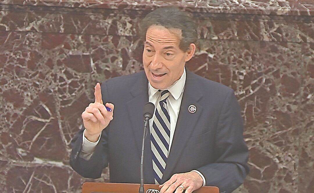 Jamie Raskin, quien encabeza la acusación contra Donald Trump, de nuevo expuso ayer argumentos, en el Capitolio. Foto: AP