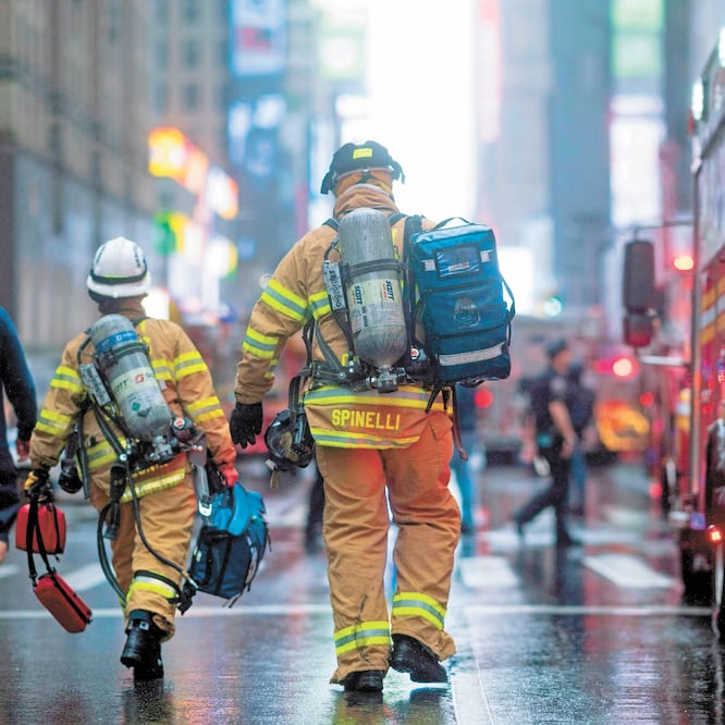 El fuego consumió rápidamente el templo y se propagó a dos edificios residenciales cercanos, informó el jefe de bomberos. Foto: Ilustrativa / AFP