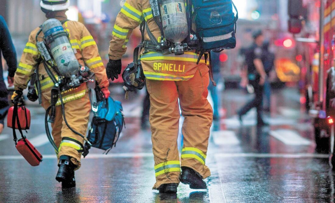 El fuego consumió rápidamente el templo y se propagó a dos edificios residenciales cercanos, informó el jefe de bomberos. Foto: Ilustrativa / AFP