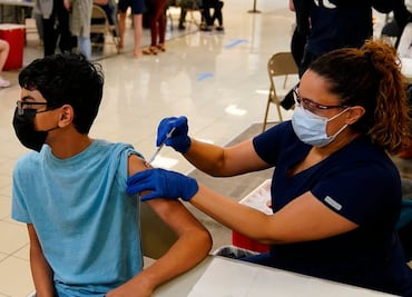 Vacunación contra Covid para menores de 15 a 17 años inicia el lunes en estas alcaldías