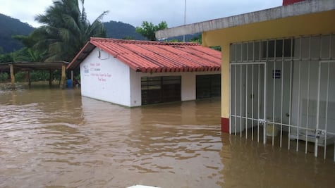 Lluvias dejan seis comunidades inundadas en Tabasco