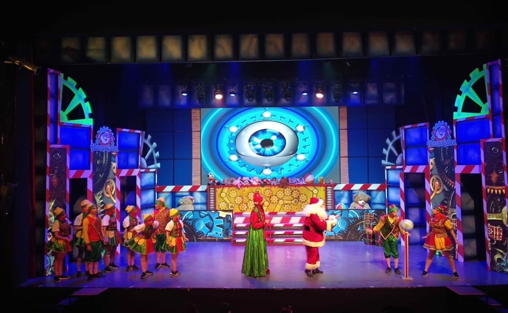 Vuelve por quinto año esta historia navideña, ahora con mensaje ambiental: Santa y duendes enfrentan la desaparición de la nieve.
Teatro Rafael Solana, hasta el 23 de diciembre.