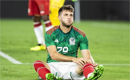 La emotiva carta de Santiago Giménez previo a la Copa del Mundo: "Pudiste jugar tu primer mundial"