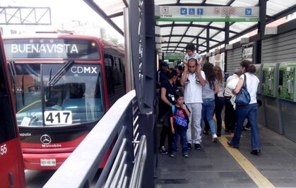 Sin servicio, estaciones del Metrobús por marchas de la CNTE