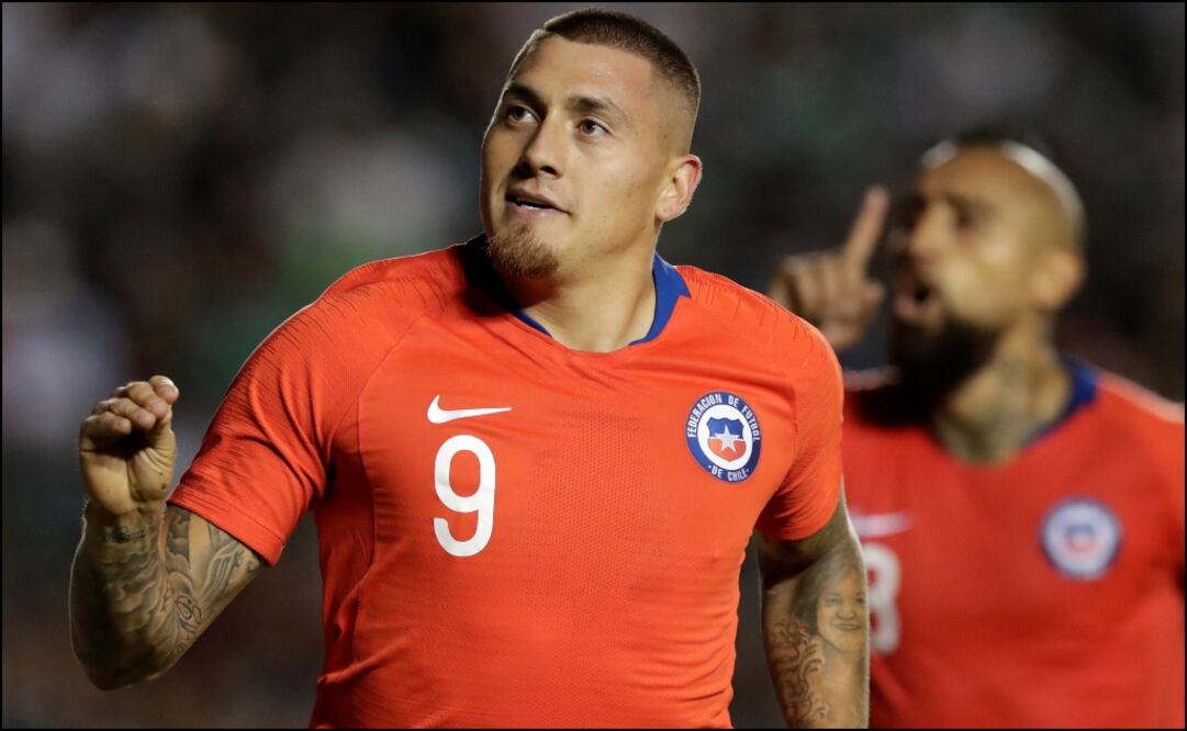 El chileno durante un partido de su selección | Reuters