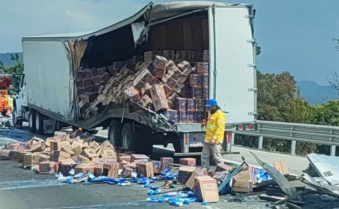 El operador de la camioneta de pasajeros fue detenido por elementos de la Guardia Nacional. Foto: Especial