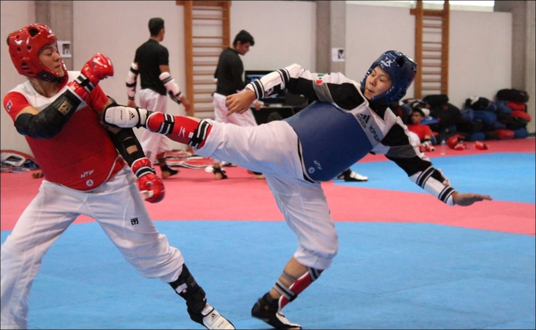 María Espinoza y Briseida Acosta. Foto: Twitter