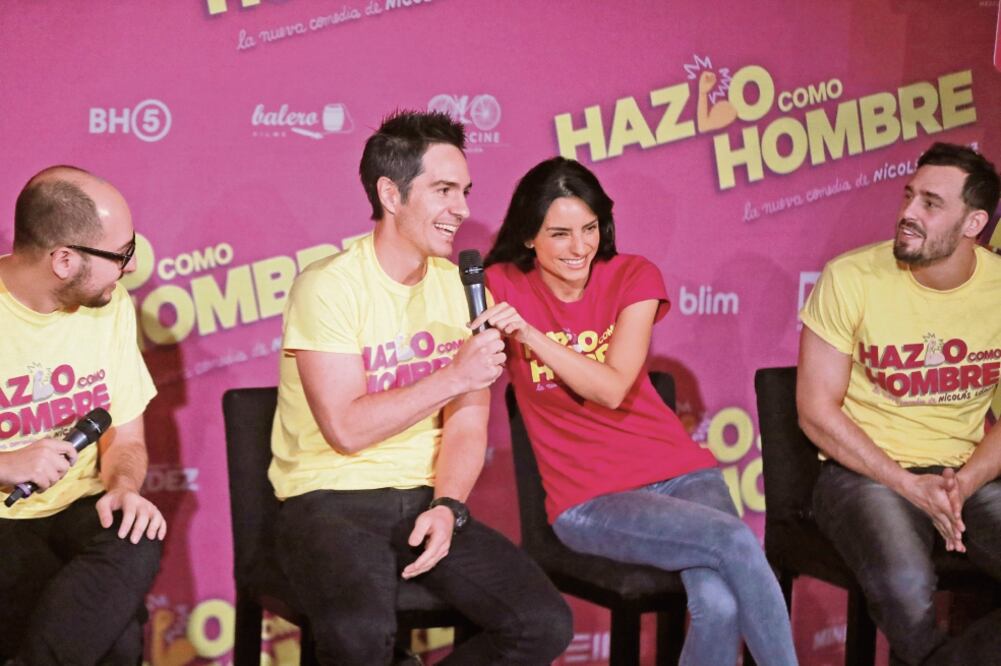 En la película, Ochmann comparte créditos con su esposa Aislinn Derbez (ARCHIVO EL UNIVERSAL)