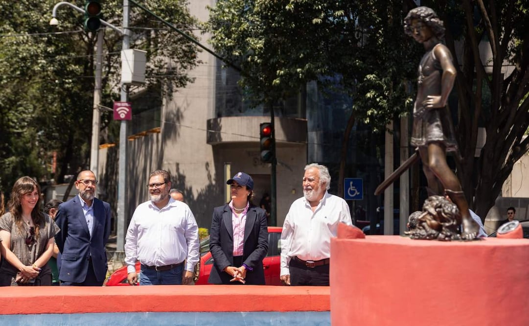 Este lunes se develó la réplica de la escultura de ‘El David’ del artista Andrea Verrocchio, ubicada en una fuente en el corredor de Álvaro Obregón, en la colonia Roma. Foto: Hugo Salvador/ EL UNIVERSAL