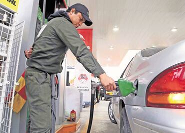 PRD pide a AMLO frenar aumento al precio del combustible