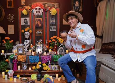 Famosos pasan tradición de Día de Muertos a nuevas generaciones